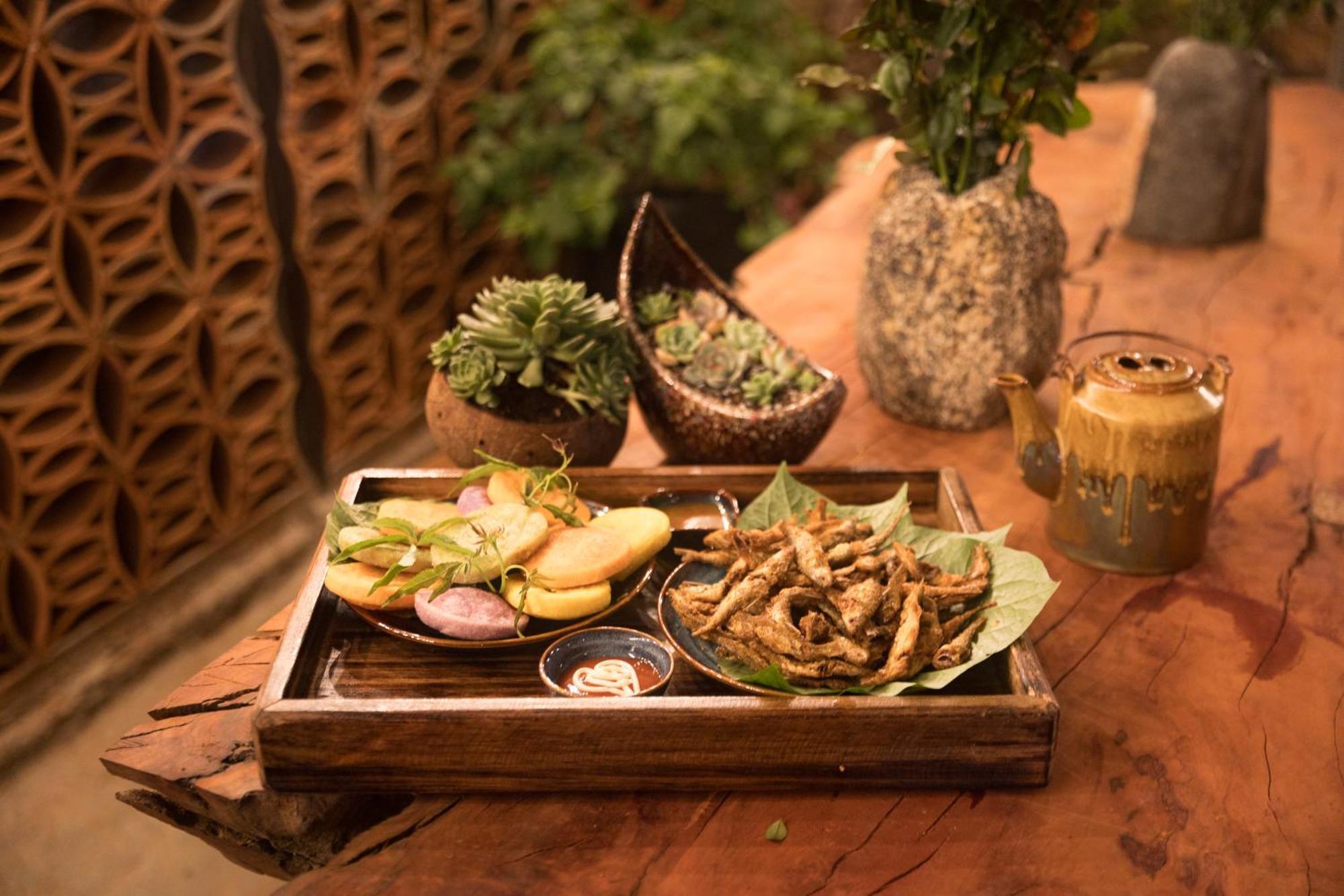 Khoi Homestay And Restaurant Loung Co Bagian luar foto